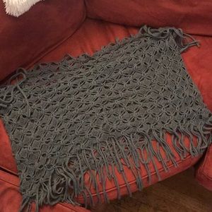 Gray Wide Knit Infiniti Scarf w/ Fringed Edges